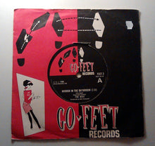 Load image into Gallery viewer, The Beat (2) : Mirror In The Bathroom (7", Single, Sol)