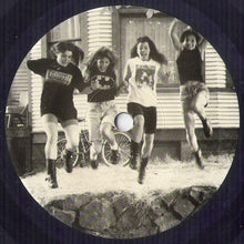 Load image into Gallery viewer, 7 Year Bitch : Lorna / No Fuckin' War / You Smell Lonely (7", EP, Pur)