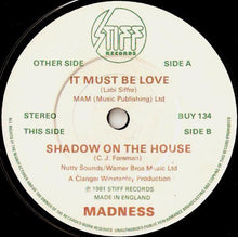 Load image into Gallery viewer, Madness : It Must Be Love (7", Single)