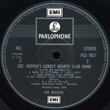 Load image into Gallery viewer, The Beatles : Sgt Peppers Lonely Hearts Club Band (LP, Album, RE, 2 B)