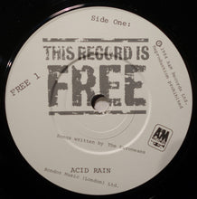 Load image into Gallery viewer, Europeans : This Record Is Free (7", Smplr)