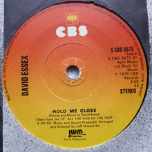 Load image into Gallery viewer, David Essex : Hold Me Close (7", Single, Sol)