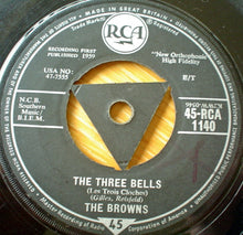 Load image into Gallery viewer, The Browns (3) : The Three Bells / Heaven Fell Last Night (7", Single, Tri)