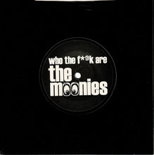 Load image into Gallery viewer, The Moonies (2) : Blue (7&quot;, Single)
