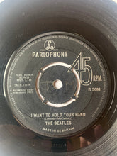 Load image into Gallery viewer, The Beatles : I Want To Hold Your Hand (7&quot;, Single, Ori)
